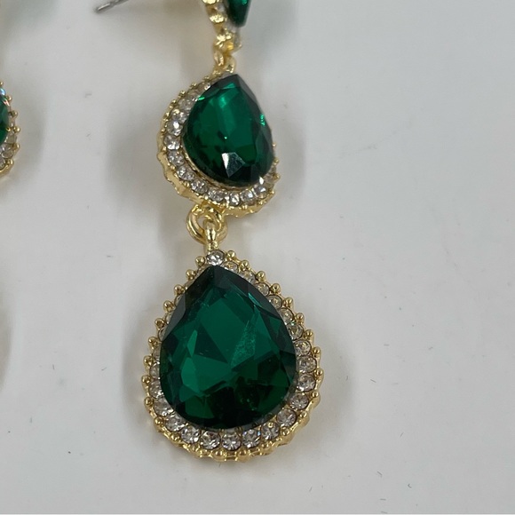 EleQueen Women’s Gold Tone Green Austrian Crystals Tear Drop Pear Drop Earrings - Picture 5 of 6